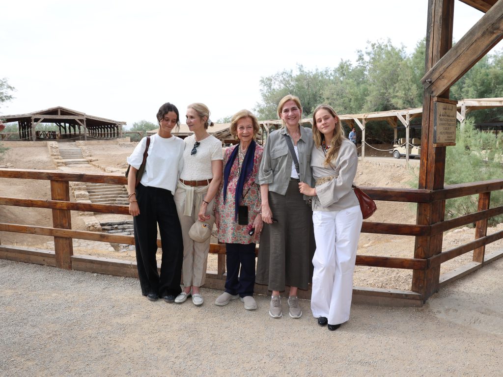 H.M. Queen Sofía of Spain with members of the Spanish, Bulgarian, and Jordanian Royal Families, 4